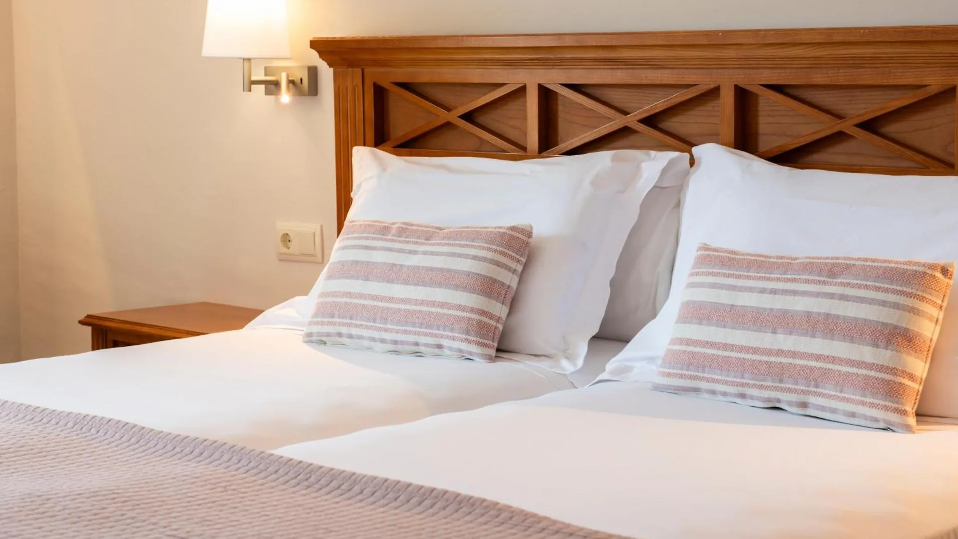 Inturotel Esmeralda Garden Cala D´Or 3*,  Španělsko