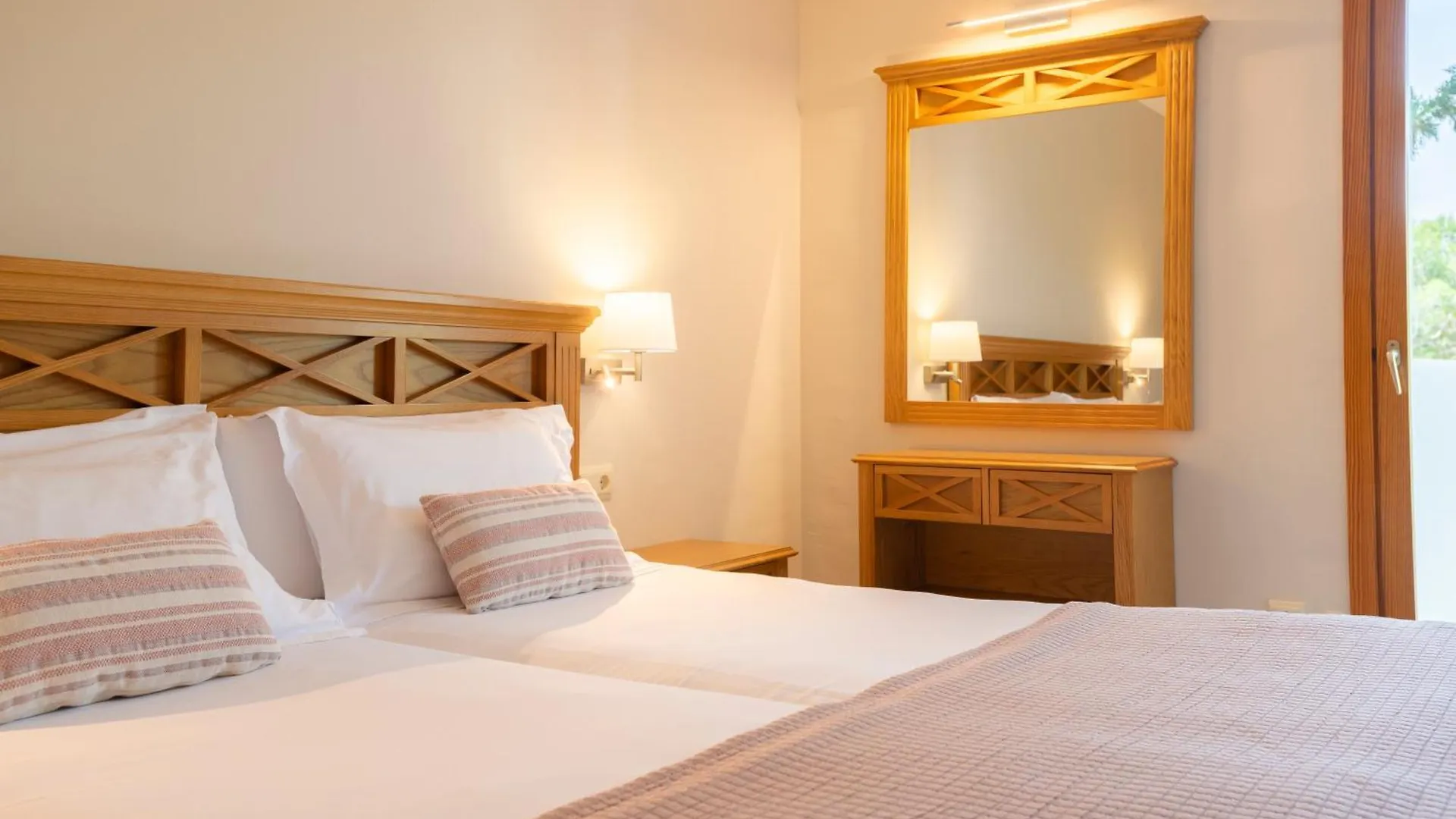 Inturotel Esmeralda Garden Cala D´Or Aparthotel
